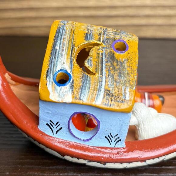 Handmade Peruvian Clay Nativity Canoe Sheep: Folk Art Christmas Crèche - Picture 5 of 6